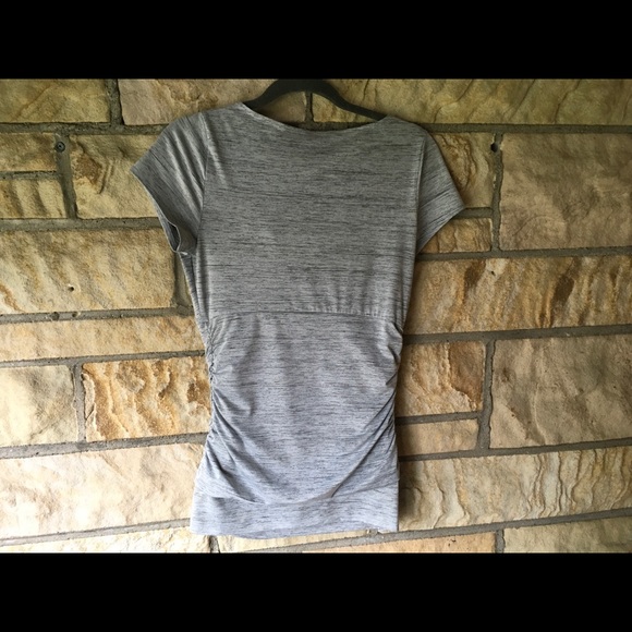 Grey top - Picture 4 of 6